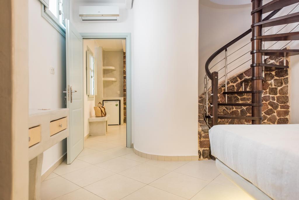 Secret Earth Villas - Santorini Камарі Екстер'єр фото