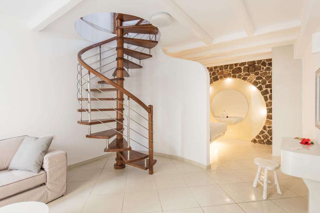 Secret Earth Villas - Santorini Камарі Екстер'єр фото